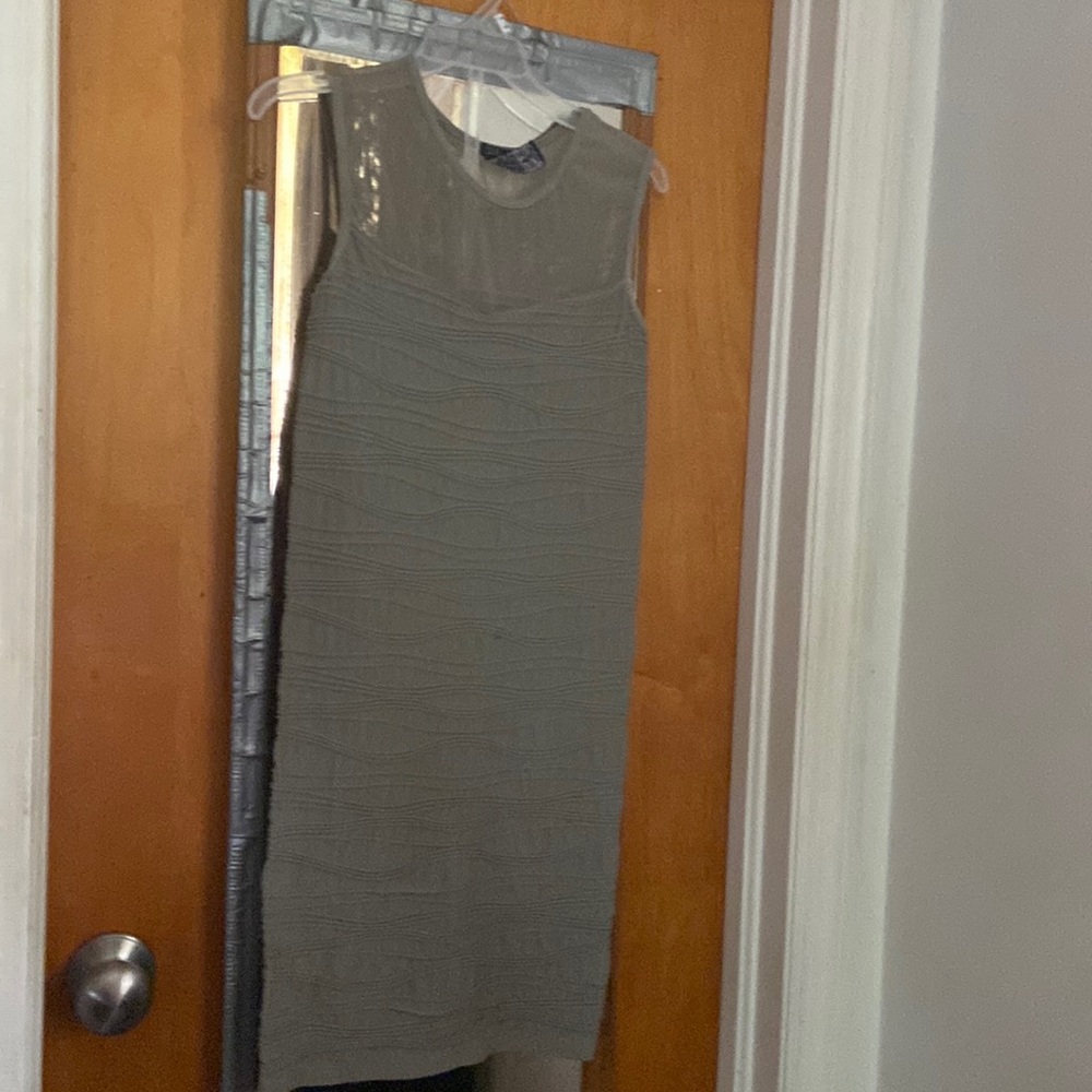 I will selling a gray dress